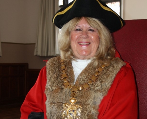 Mayor Cllr Jeanette Curtis