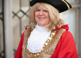 Photo of the Mayor, Cllr Jeanette Curtis